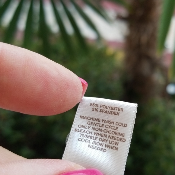 Loft Cross over Slimming Dress - Picture 8 of 8